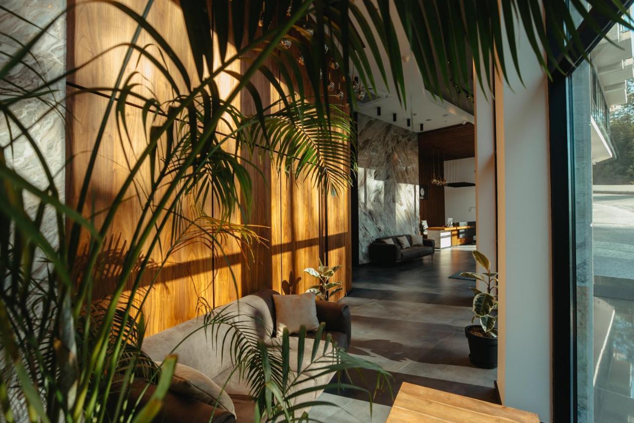 Capo Verde Hotel Batumi Eksteriør billede