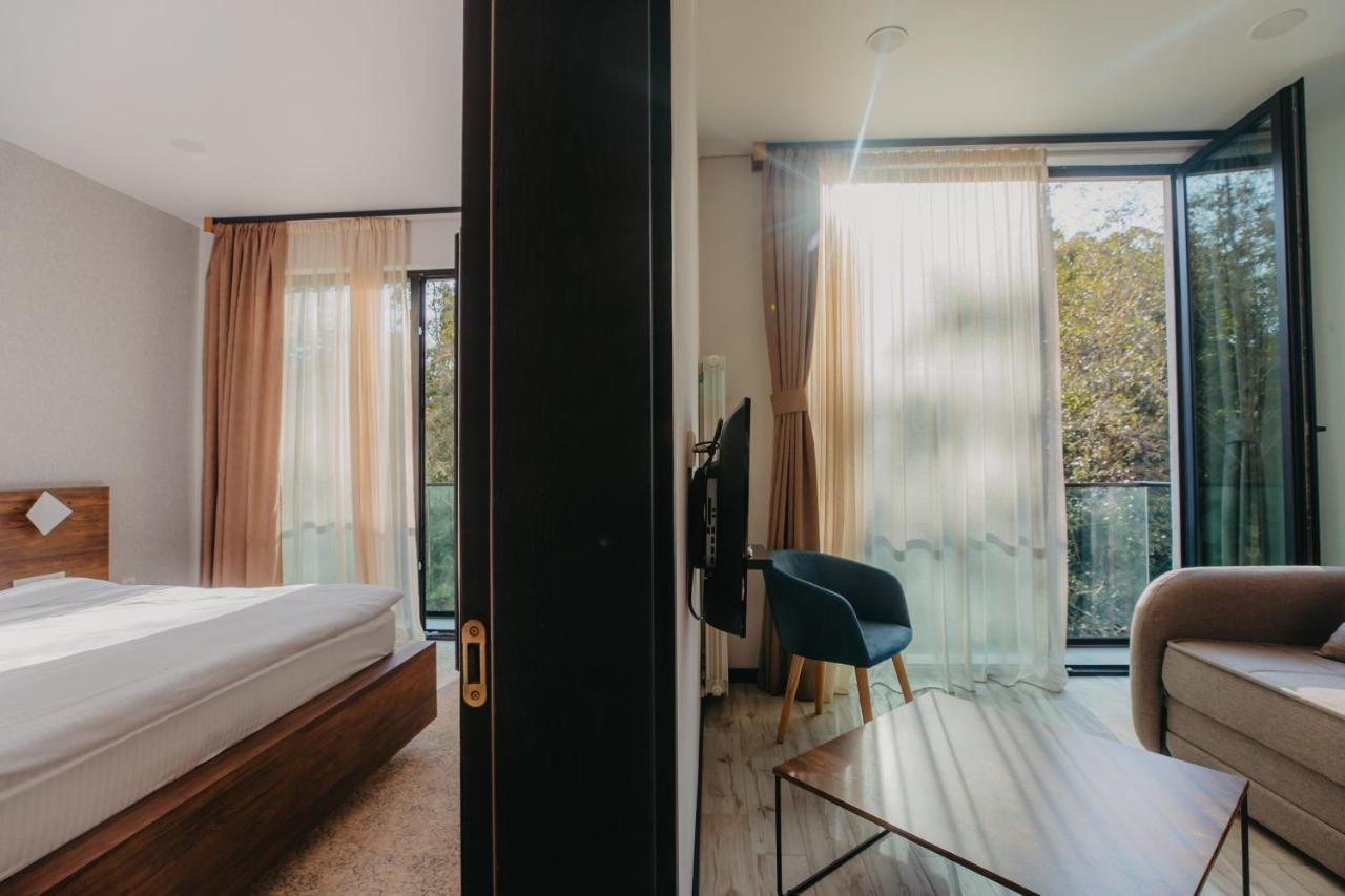 Capo Verde Hotel Batumi Eksteriør billede