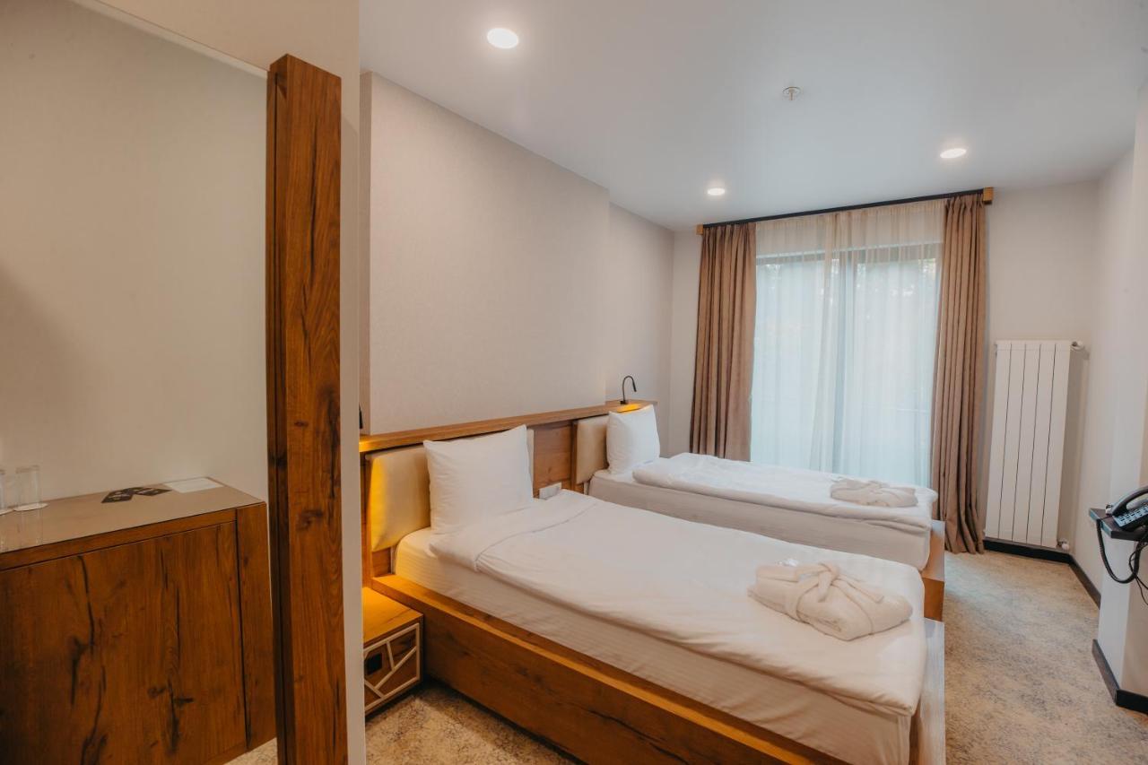 Capo Verde Hotel Batumi Eksteriør billede