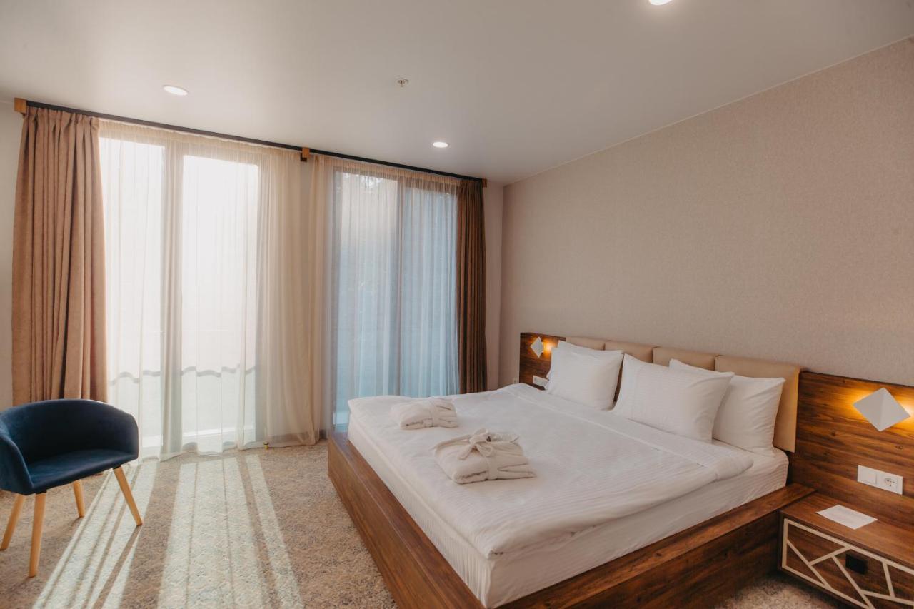 Capo Verde Hotel Batumi Eksteriør billede